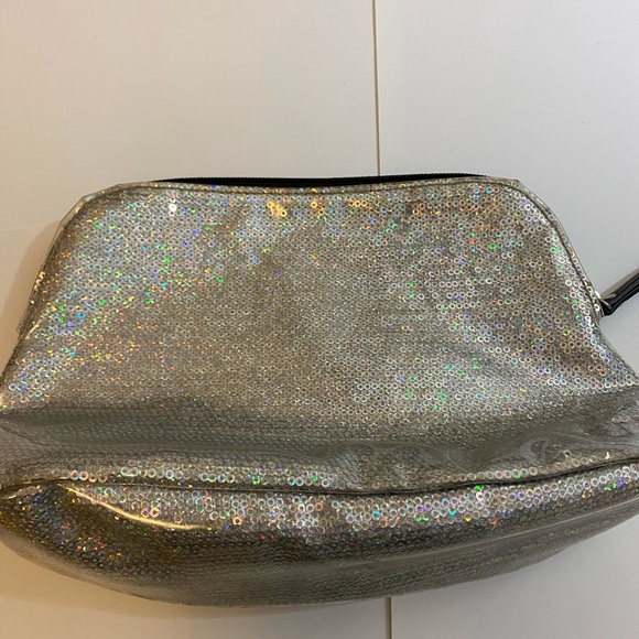 Victoria’s Secret Sparkling Silver Black Wings Tote/Makeup Case LN Angel Tag - Picture 1 of 6